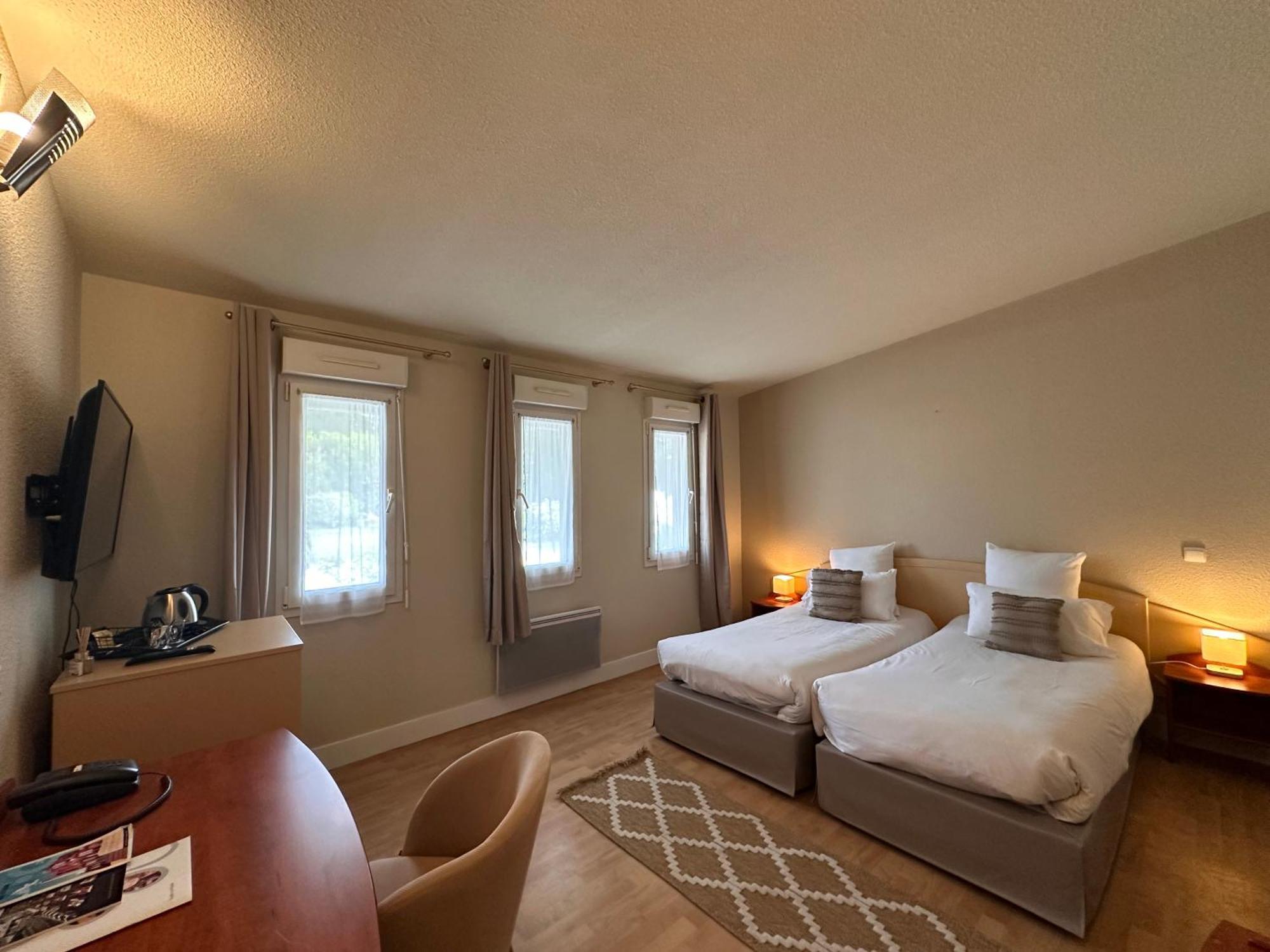 Hotel - Domaine De La Blanchardiere - Le Mans Changé Kültér fotó