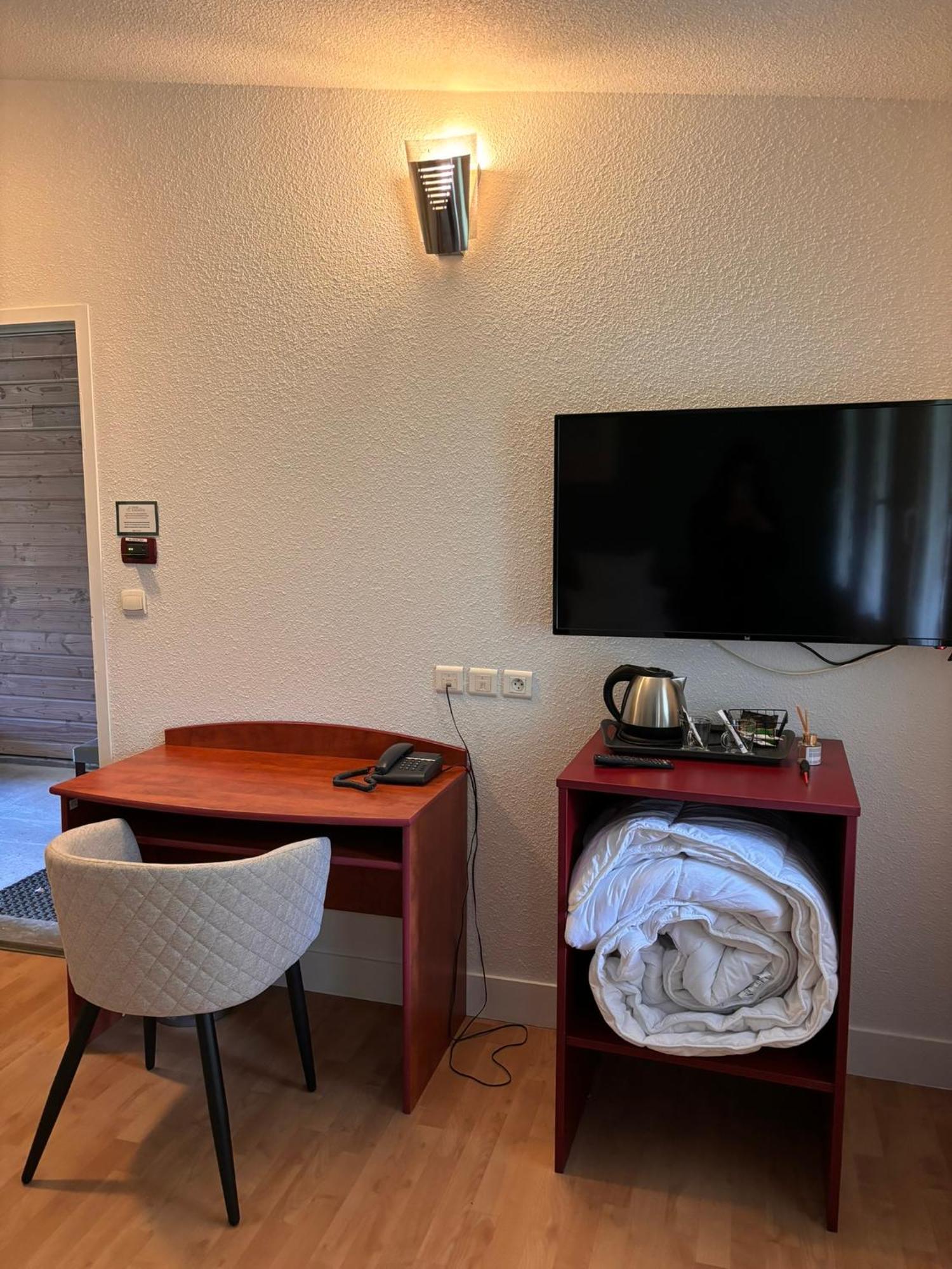 Hotel - Domaine De La Blanchardiere - Le Mans Changé Kültér fotó