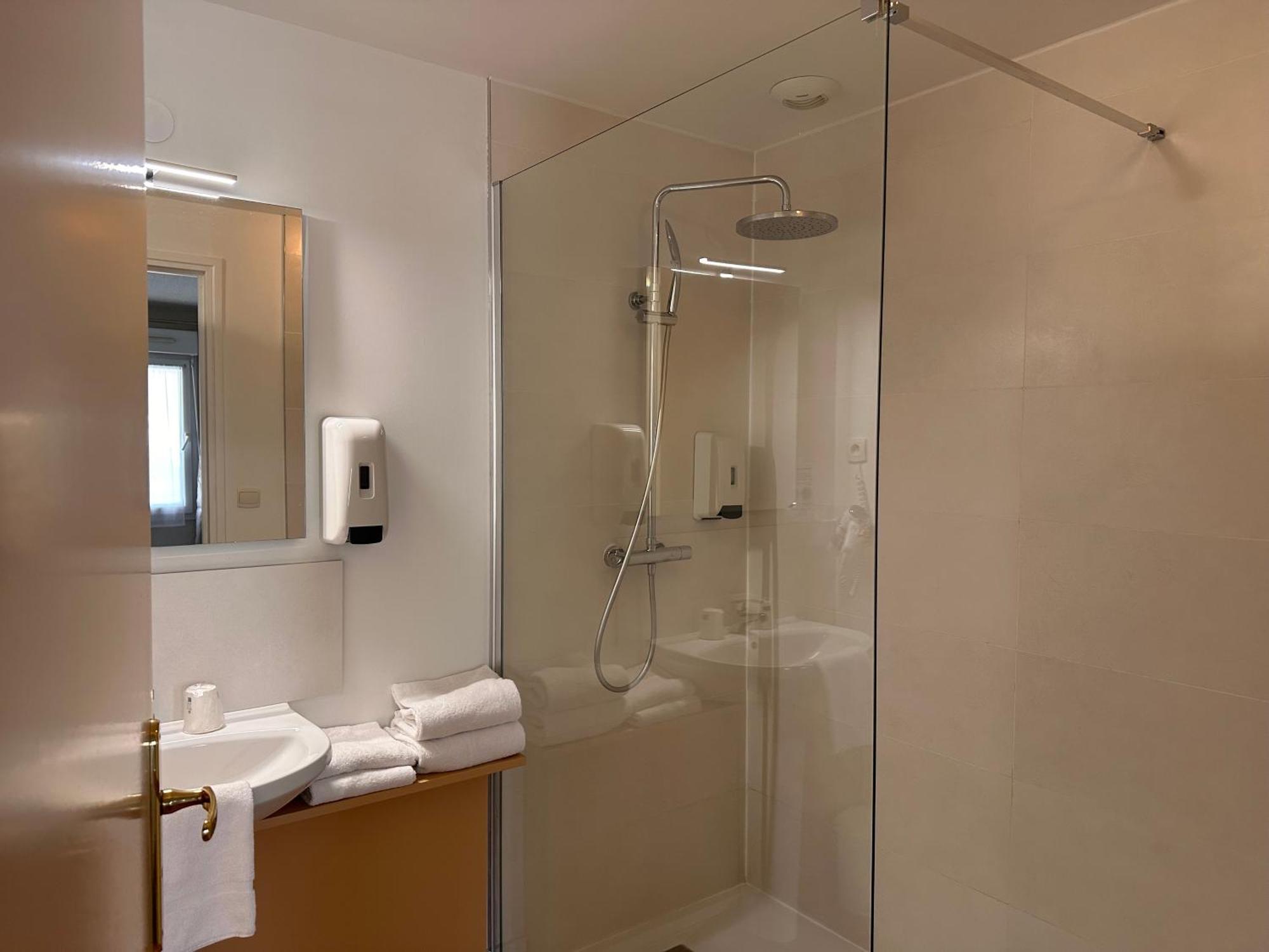 Hotel - Domaine De La Blanchardiere - Le Mans Changé Kültér fotó