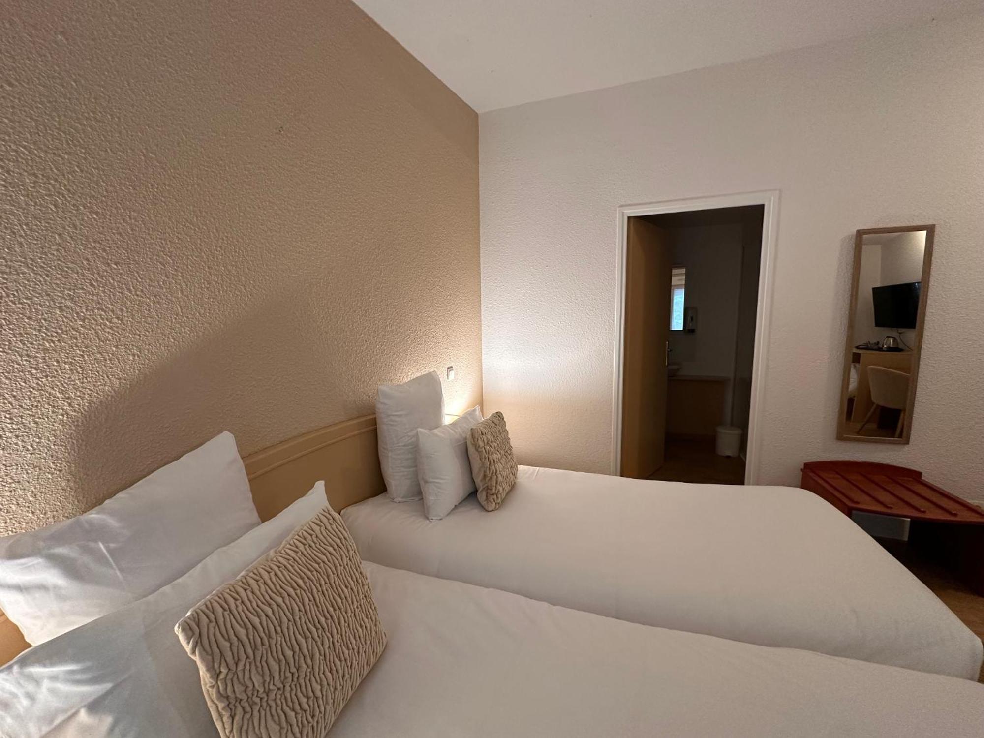 Hotel - Domaine De La Blanchardiere - Le Mans Changé Kültér fotó