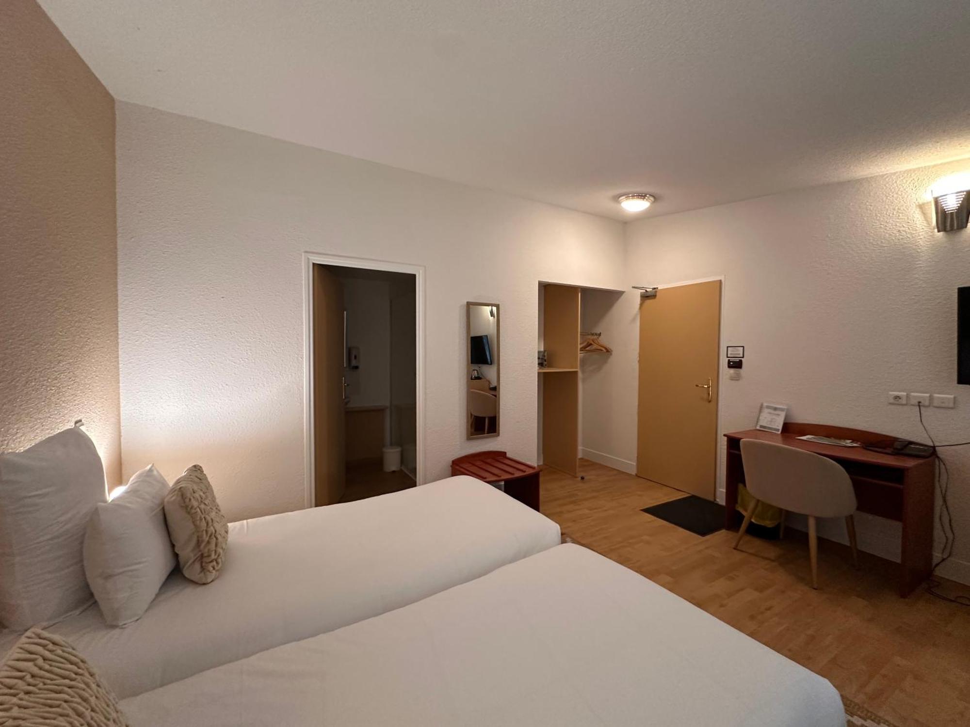 Hotel - Domaine De La Blanchardiere - Le Mans Changé Kültér fotó